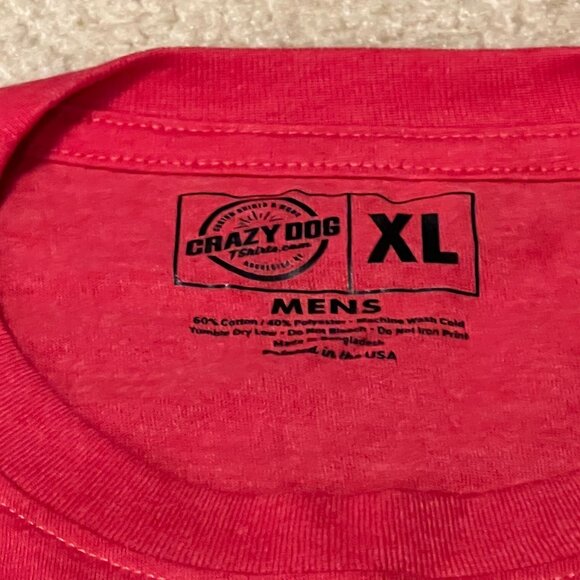 NWOT - Crazy Dog T-Shirts - Mens - Christmas Shirt - North Pole Distillery - XL - Picture 3 of 4